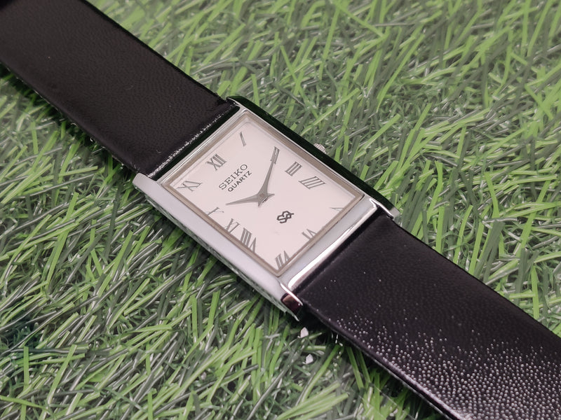 Seiko 5 Black Dial quartz Watch