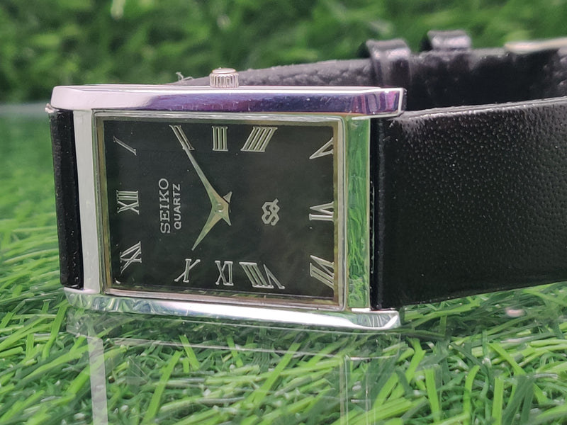 Seiko 5 Black Dial quartz Watch