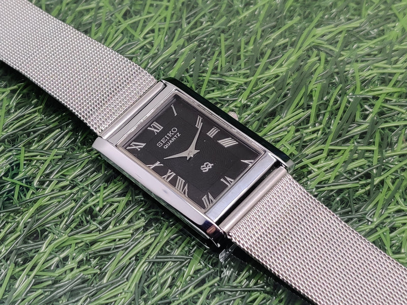 Seiko 5 Black Dial quartz Watch