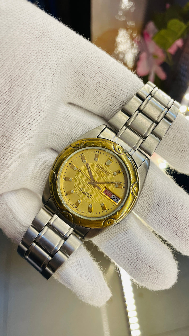 (Super Rare) 1983 Seiko 5 Automatic 7009 Vintage Watch (Pre Owned