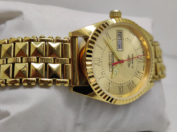 Citizen Automatic 8200 Movement stainless steel Japan Made 21 Jewels Men s Wrist Watch