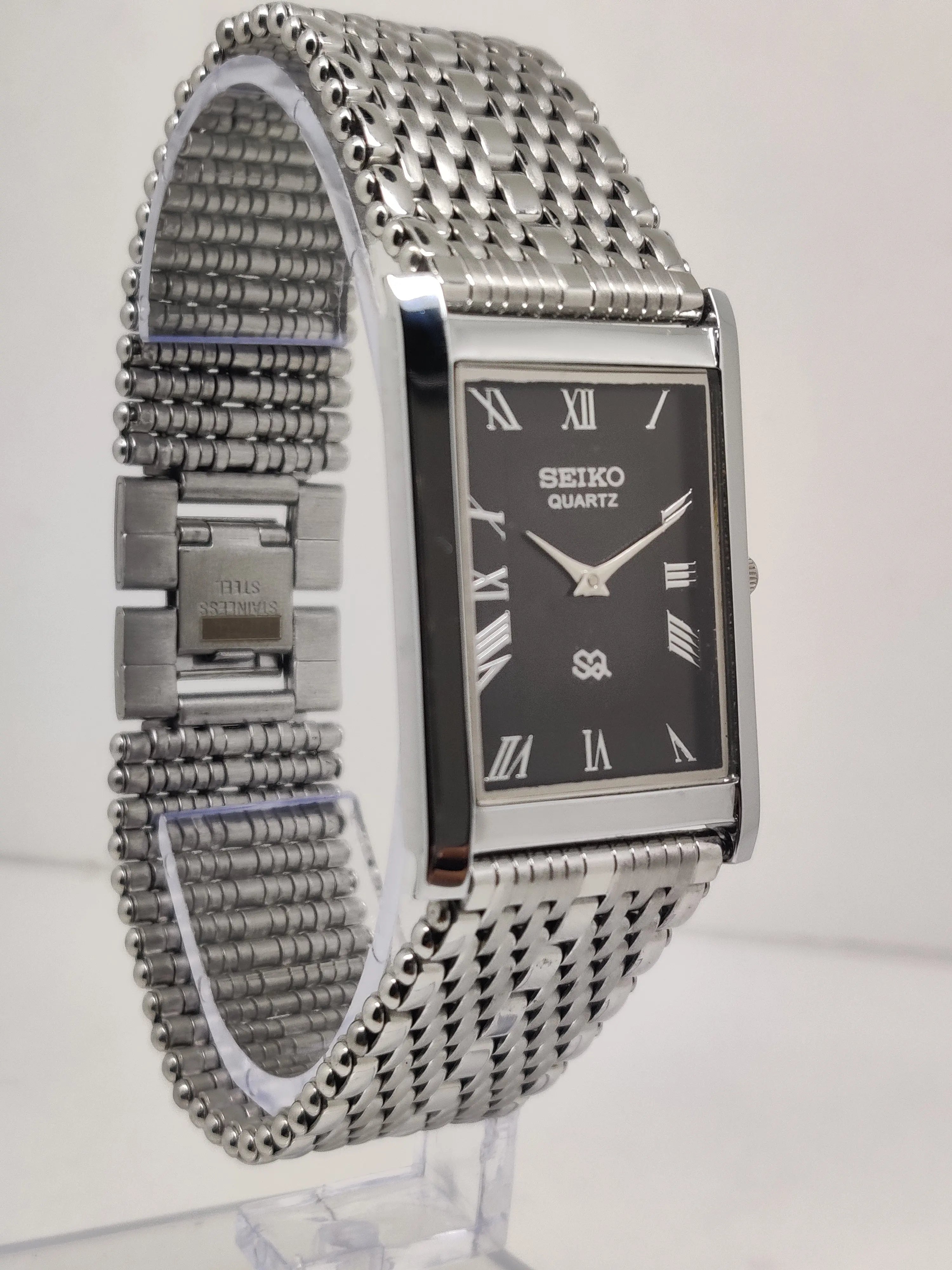 Seiko 5 Black Dial quartz Watch - National Watches