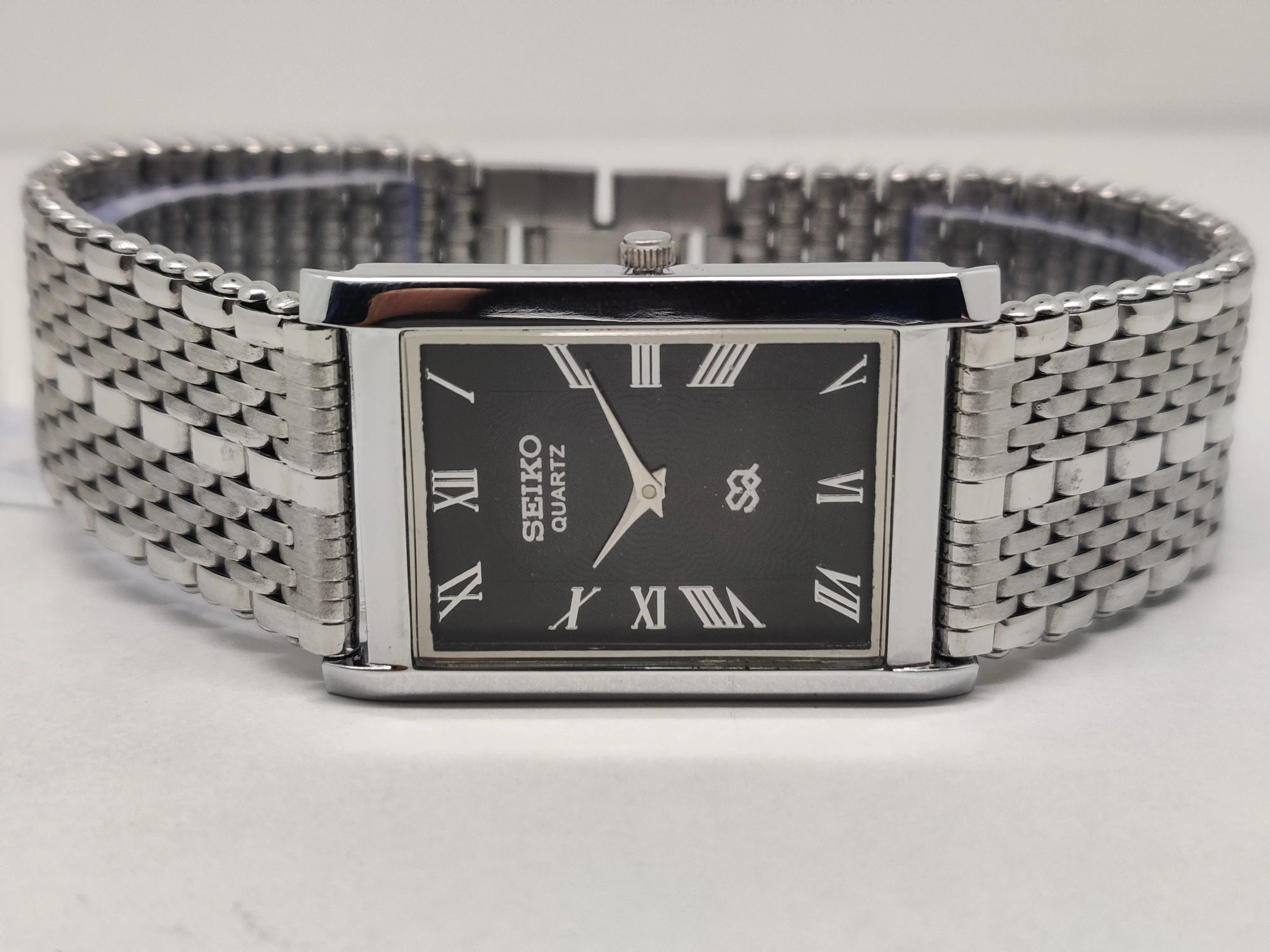 Seiko 5 Black Dial quartz Watch - National Watches