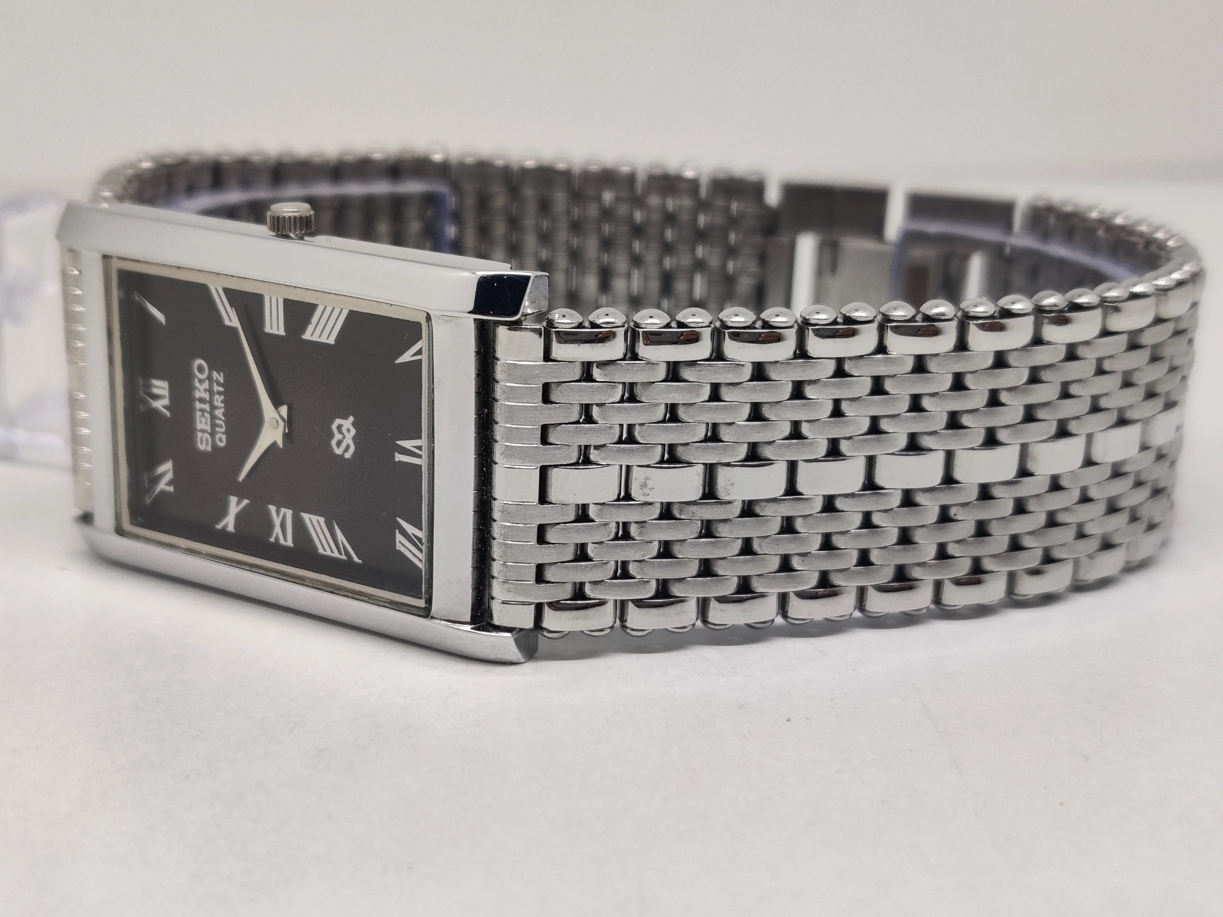 Seiko 5 Black Dial quartz Watch - National Watches