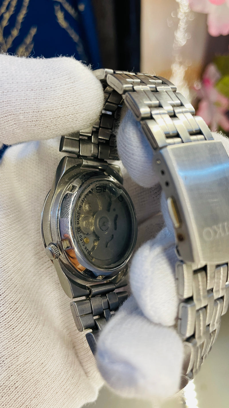 (Super Rare) 1983 Seiko 5 Automatic 7S26 with Glass Back Vintage Watch (Pre Owned