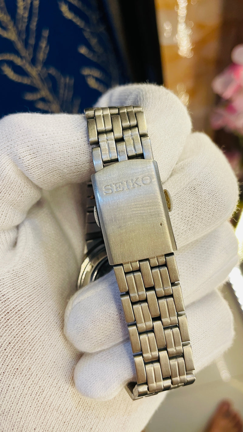 (Super Rare) 1983 Seiko 5 Automatic 7S26 with Glass Back Vintage Watch (Pre Owned