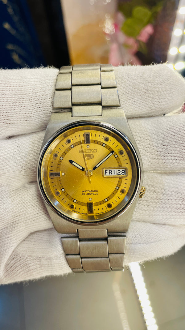 (Super Rare) 1983 Seiko 5 Automatic 7S26 with Glass Back Vintage Watch (Pre Owned