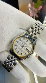 (Super Rare) 1983 Seiko 5 Automatic 7S26 with Glass Back Vintage Watch (Pre Owned