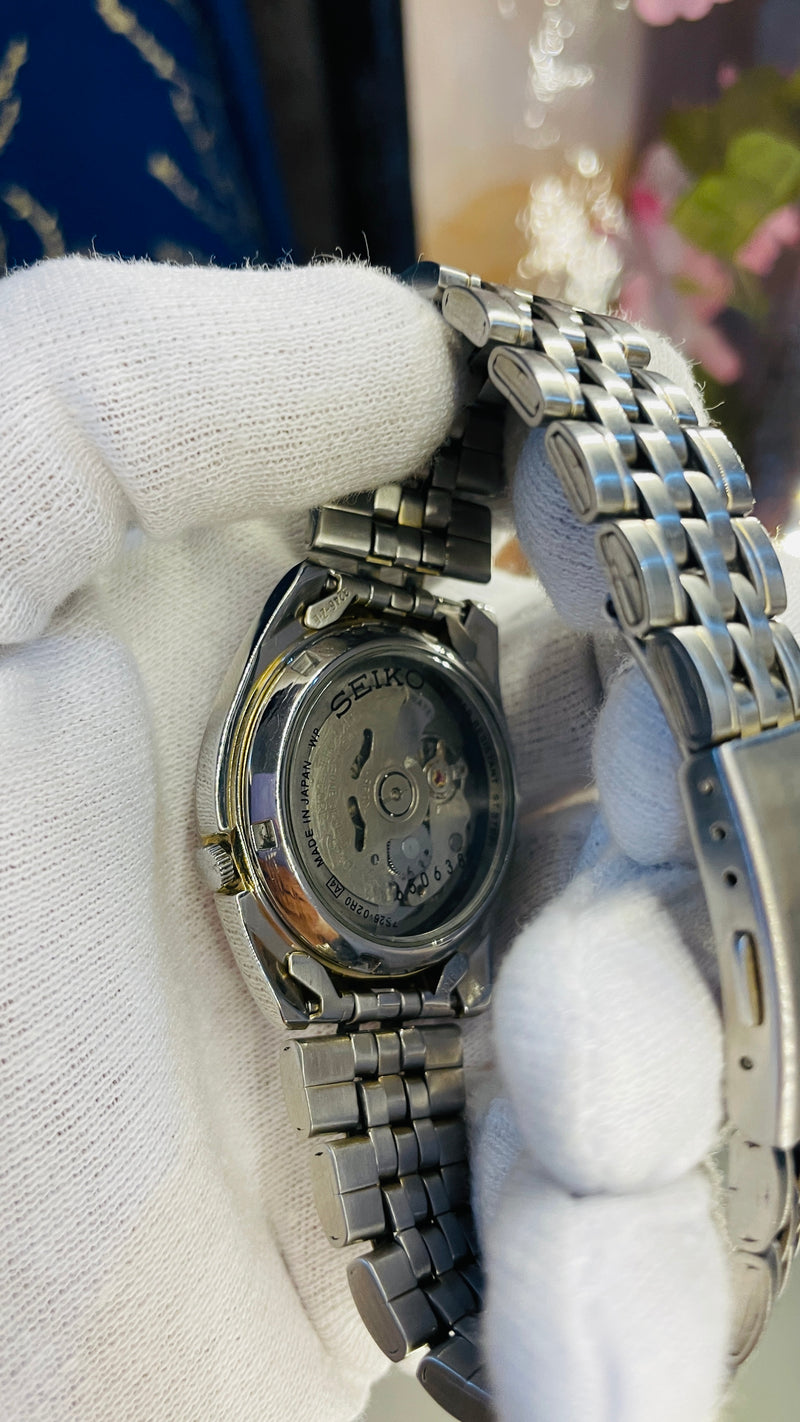 (Super Rare) 1983 Seiko 5 Automatic 7S26 with Glass Back Vintage Watch (Pre Owned