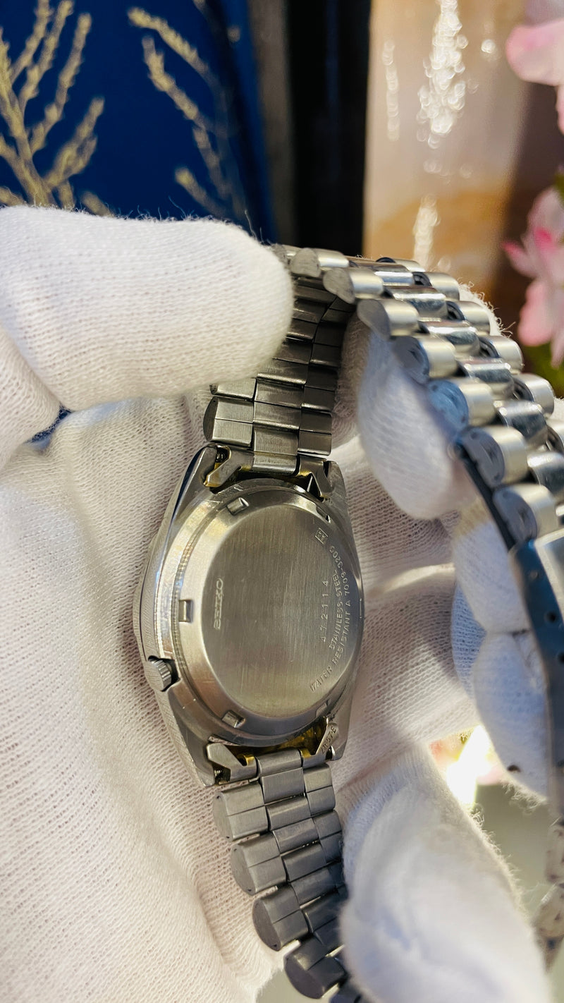 (Super Rare) 1983 Seiko 5 Automatic 7009 with Glass Back Vintage Watch (Pre Owned