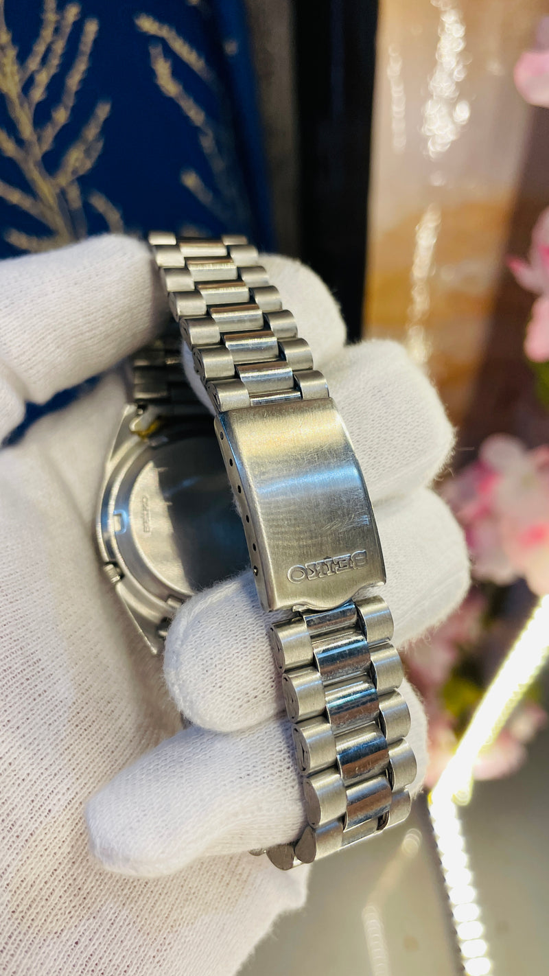 (Super Rare) 1983 Seiko 5 Automatic 7009 with Glass Back Vintage Watch (Pre Owned