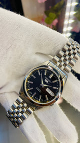 (Super Rare) 1983 Seiko 5 Automatic 7S26 with Glass Back Vintage Watch (Pre Owned
