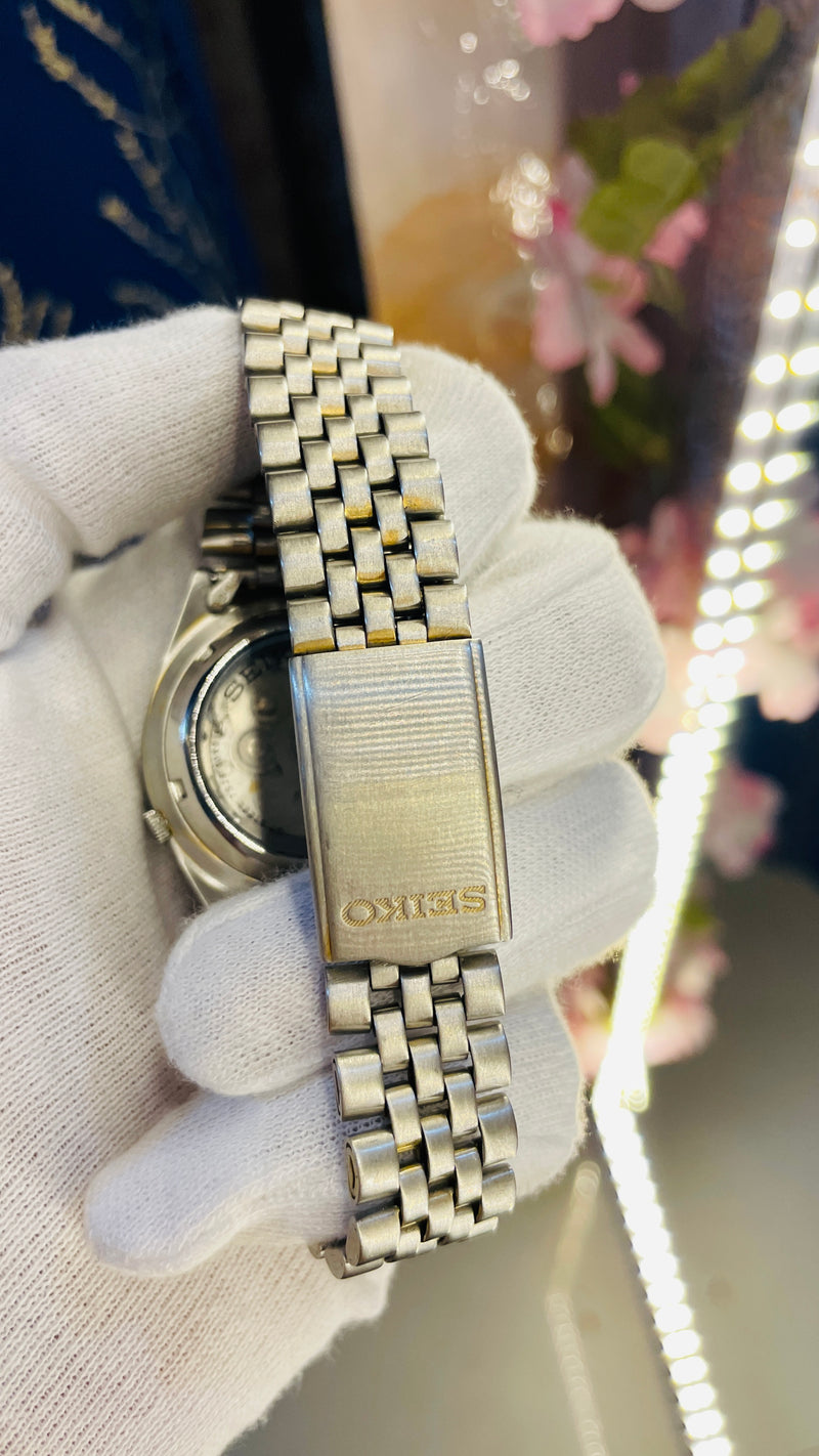 (Super Rare) 1983 Seiko 5 Automatic 7S26 with Glass Back Vintage Watch (Pre Owned