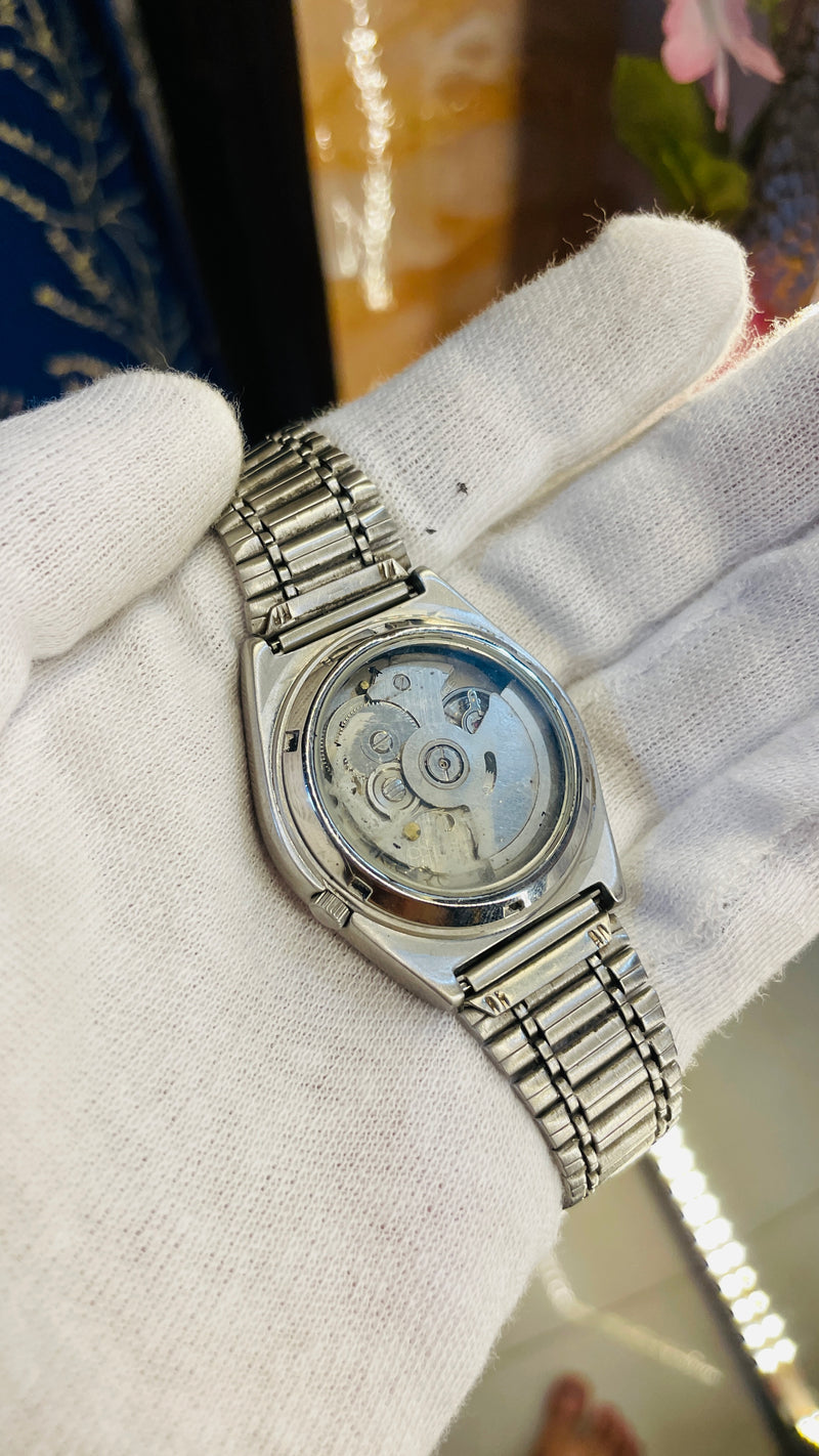 (Super Rare) 1983 Seiko 5 Automatic 7S26 with Glass Back Vintage Watch (Pre Owned