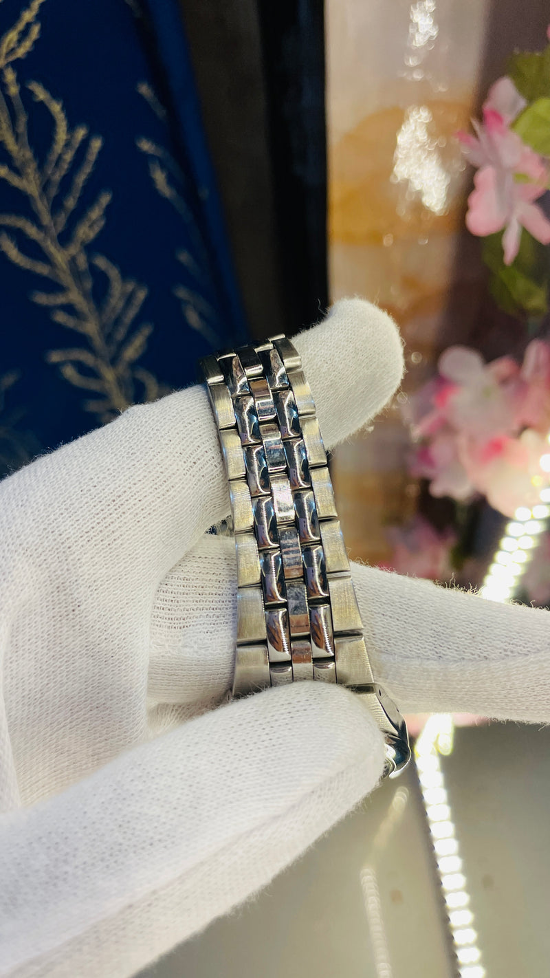 (Super Rare) 1983 Seiko 5 Automatic 7S26 with Glass Back Vintage Watch (Pre Owned