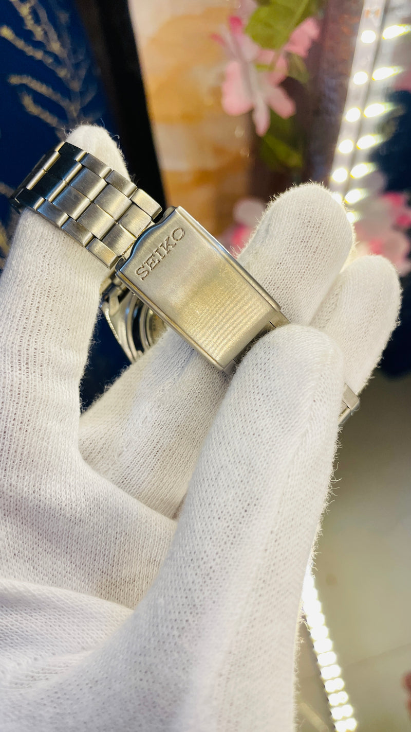 (Super Rare) 1983 Seiko 5 Automatic 7S26 with Glass Back Vintage Watch (Pre Owned