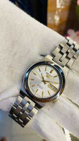 (Super Rare) 1983 Seiko 5 Automatic 7S26 with Glass Back Vintage Watch (Pre Owned