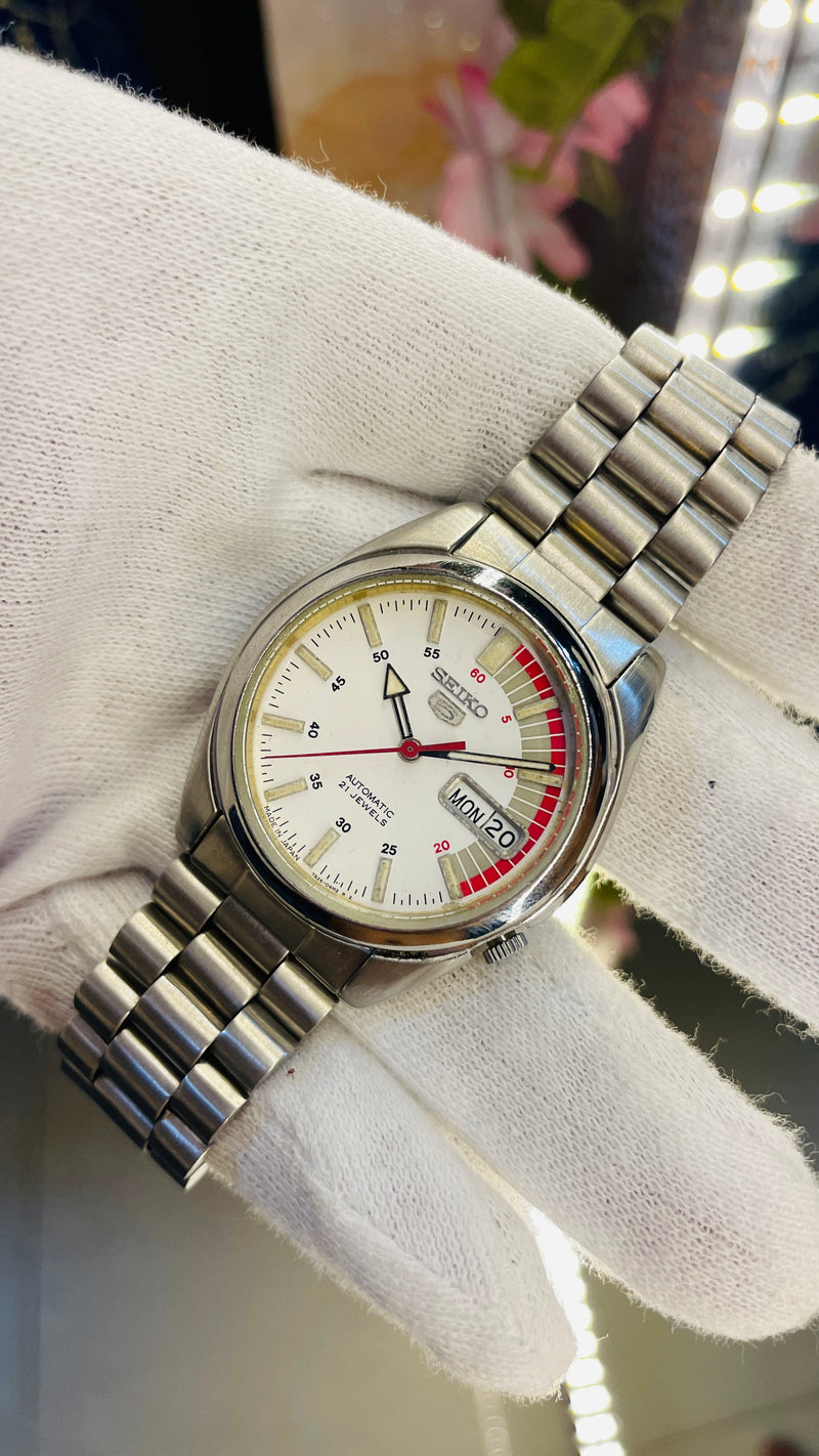 (Super Rare) 1983 Seiko 5 Automatic 7S26 with Glass Back Vintage Watch (Pre Owned