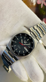 (Super Rare) 1983 Seiko 5 Automatic 7S26 with Glass Back Vintage Watch (Pre Owned