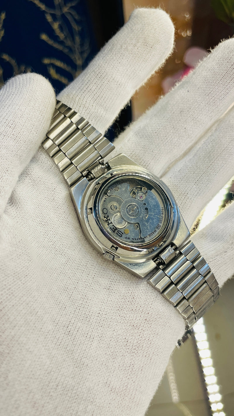 (Super Rare) 1983 Seiko 5 Automatic 7S26 with Glass Back Vintage Watch (Pre Owned
