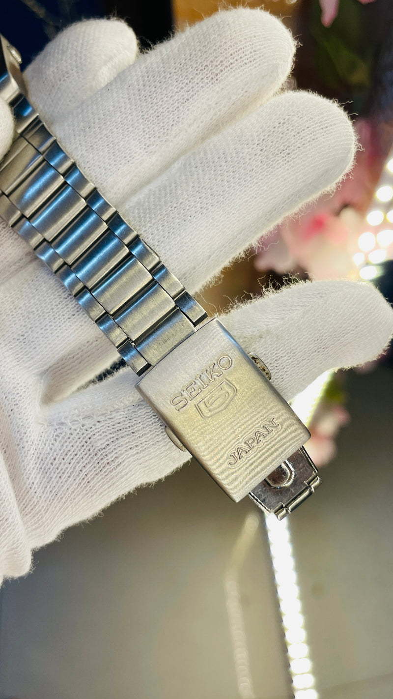 (Super Rare) 1983 Seiko 5 Automatic 7S26 with Glass Back Vintage Watch (Pre Owned