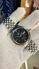 (Super Rare) 1983 Seiko 5 Automatic 7S26 with Glass Back Vintage Watch (Pre Owned