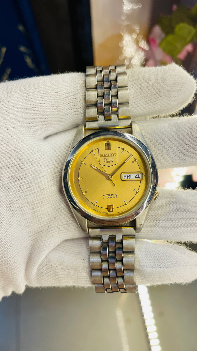 (Super Rare) 1983 Seiko 5 Automatic 7S26 with Glass Back Vintage Watch (Pre Owned