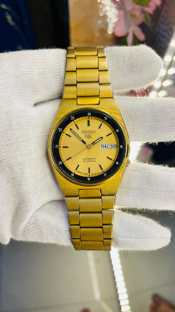 (Super Rare) 1983 Seiko 5 Automatic 7S36 with Glass Back Vintage Watch (Pre Owned