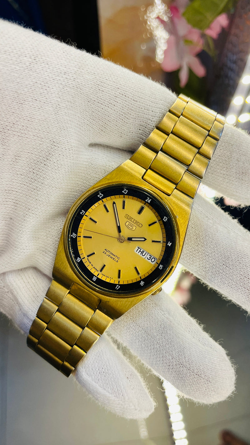 (Super Rare) 1983 Seiko 5 Automatic 7S36 with Glass Back Vintage Watch (Pre Owned