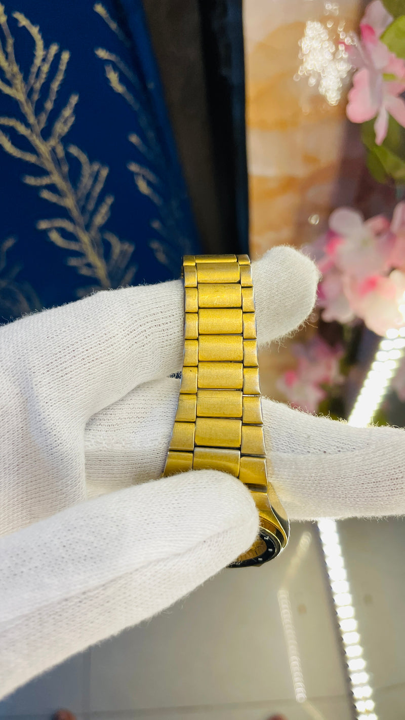 (Super Rare) 1983 Seiko 5 Automatic 7S36 with Glass Back Vintage Watch (Pre Owned