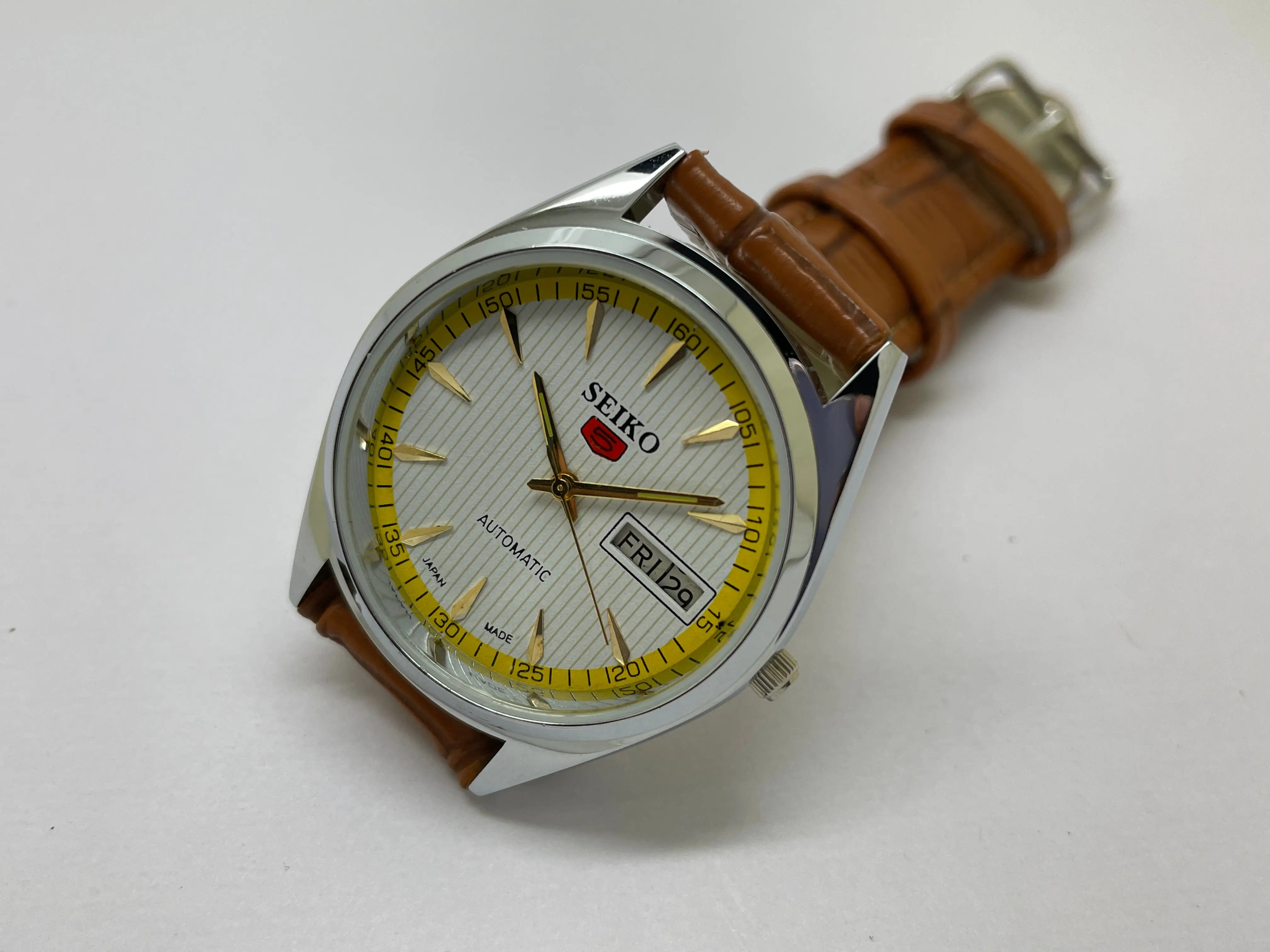 VINTAGE REFURBISHED SEIKO 5 AUTOMATIC JAPAN MENS DAY DATE WATCH - National Watches