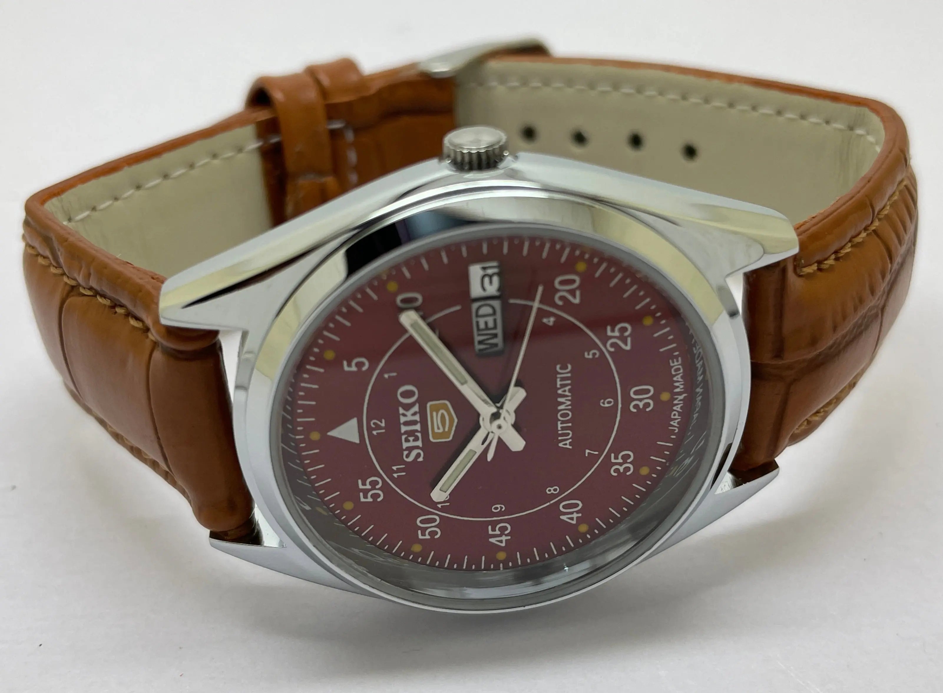 VINTAGE REFURBISHED SEIKO 5 AUTOMATIC JAPAN MENS DAY DATE WATCH - National Watches