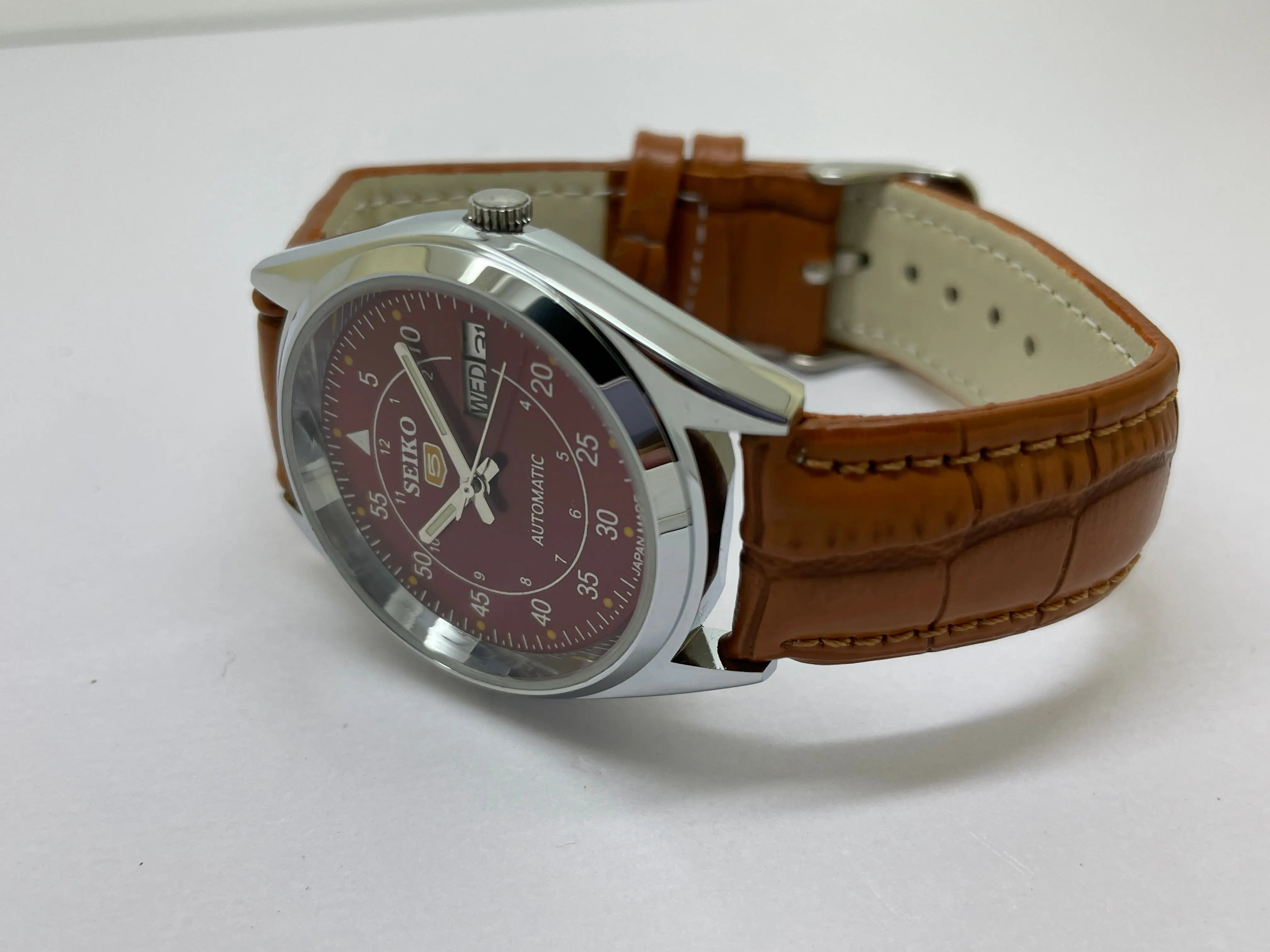 VINTAGE REFURBISHED SEIKO 5 AUTOMATIC JAPAN MENS DAY DATE WATCH - National Watches
