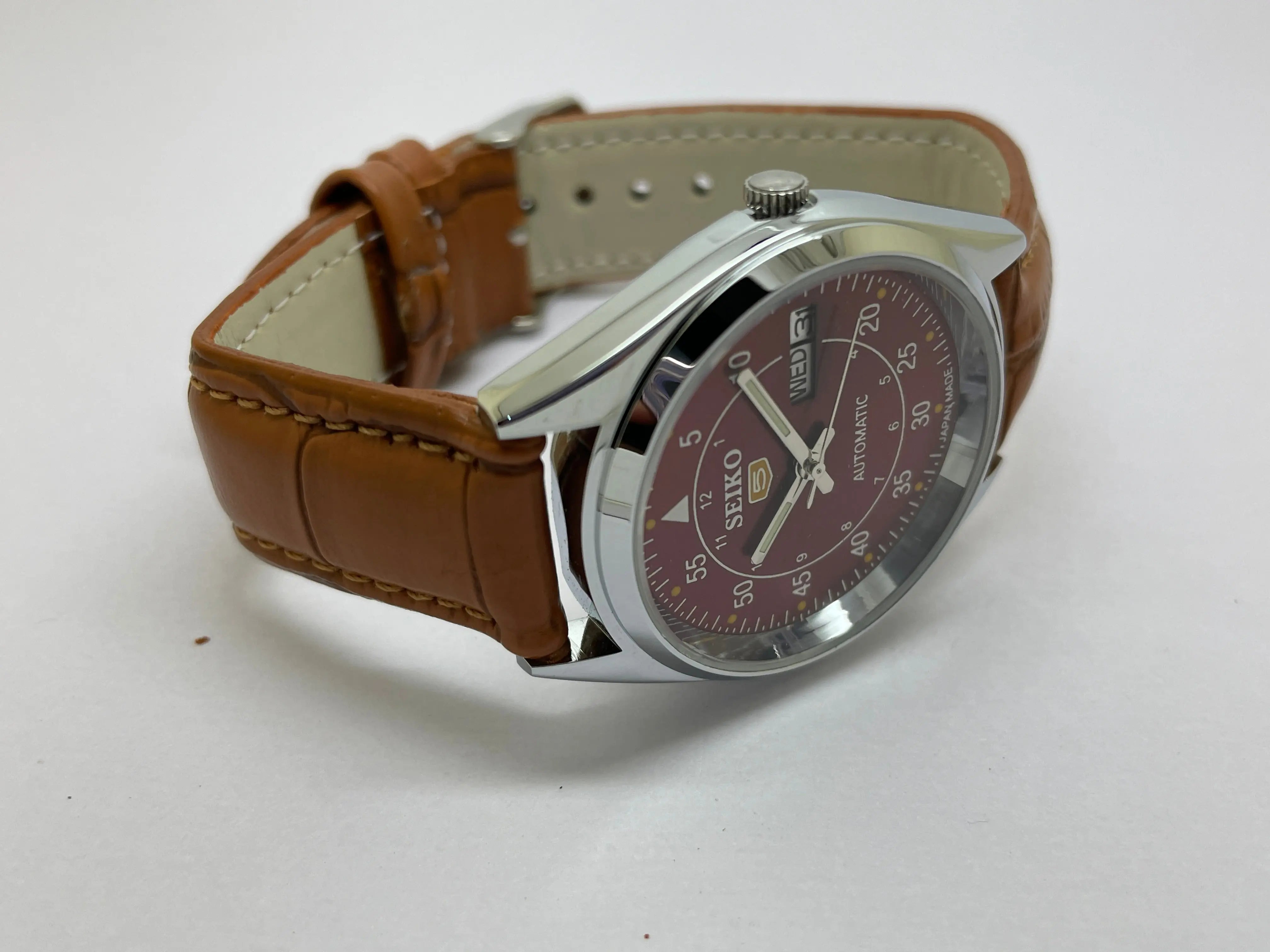 VINTAGE REFURBISHED SEIKO 5 AUTOMATIC JAPAN MENS DAY DATE WATCH - National Watches