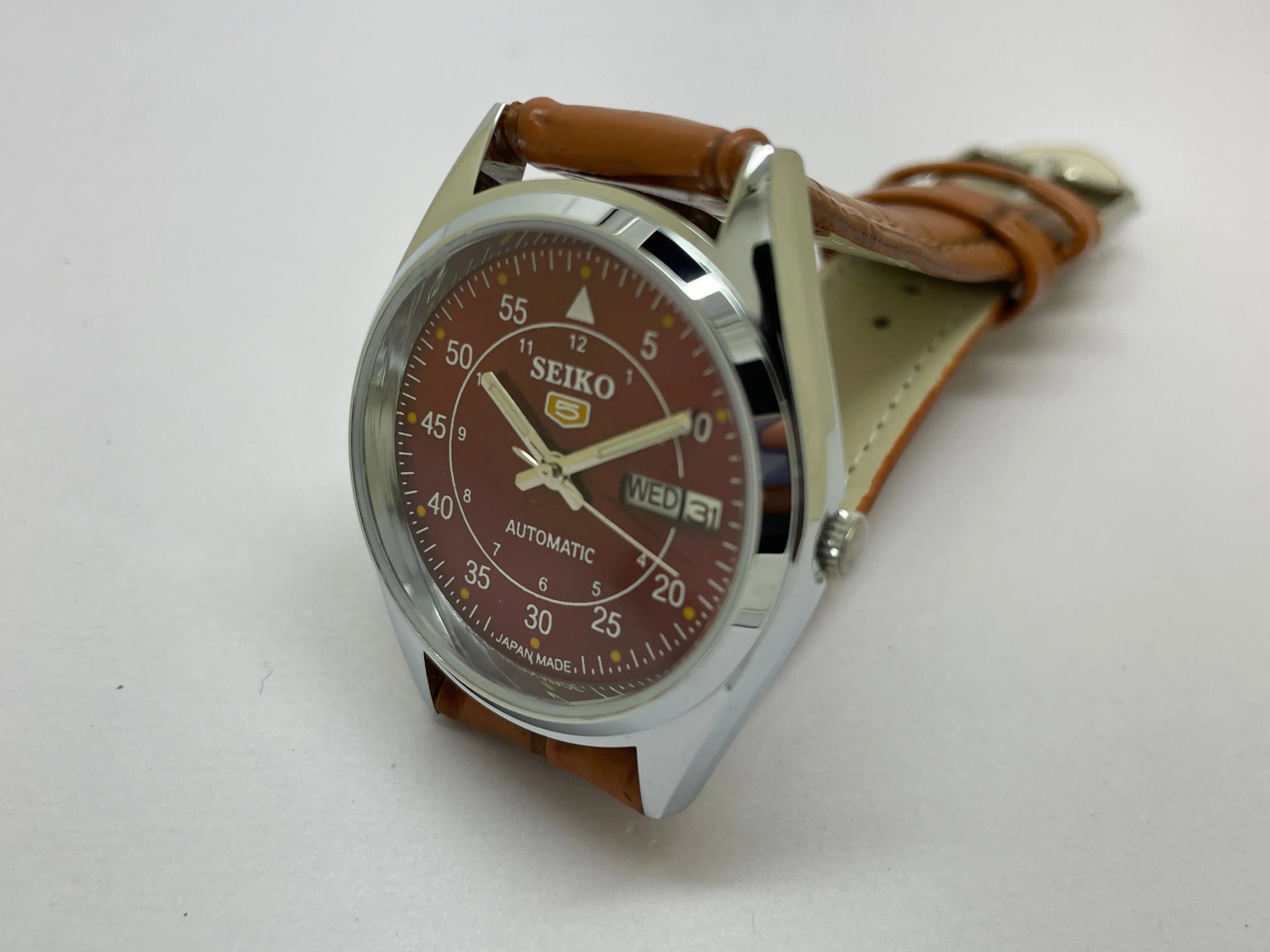VINTAGE REFURBISHED SEIKO 5 AUTOMATIC JAPAN MENS DAY DATE WATCH - National Watches