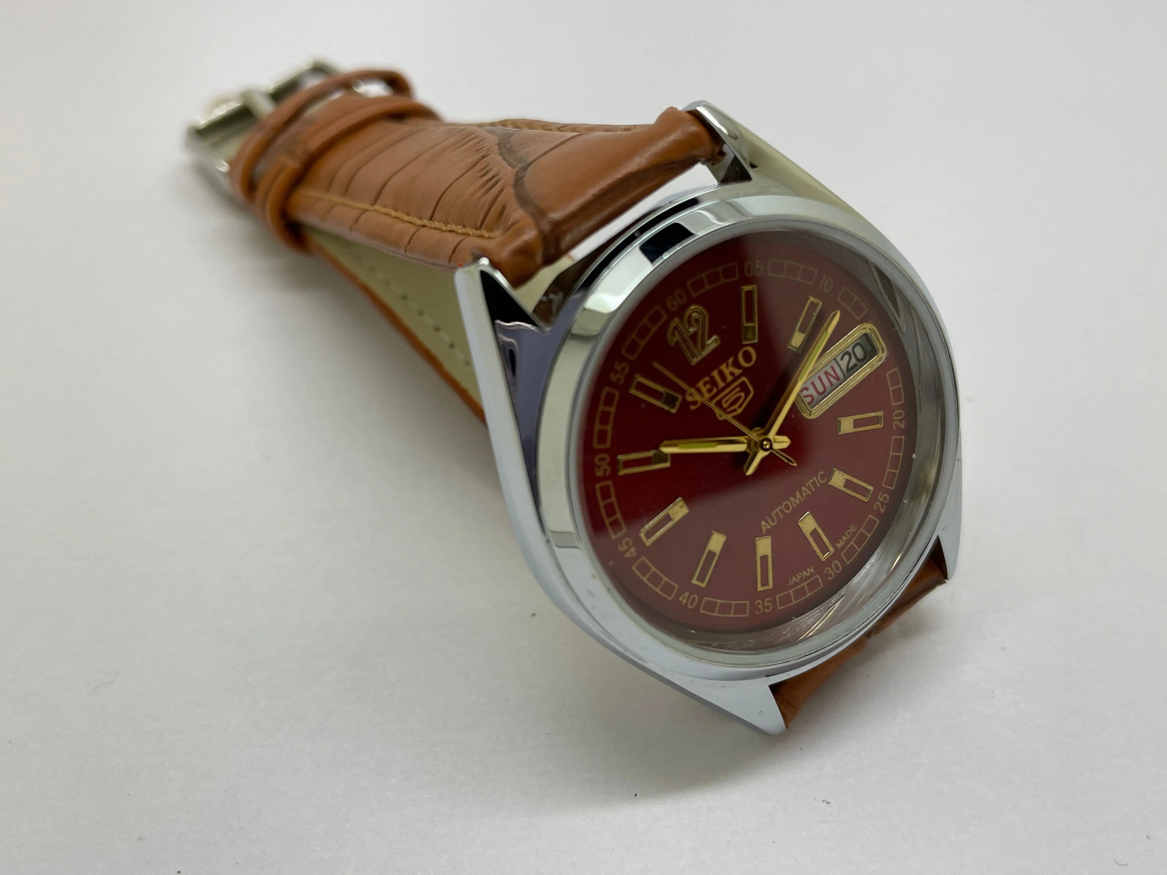 VINTAGE REFURBISHED SEIKO 5 AUTOMATIC JAPAN MENS DAY DATE WATCH - National Watches