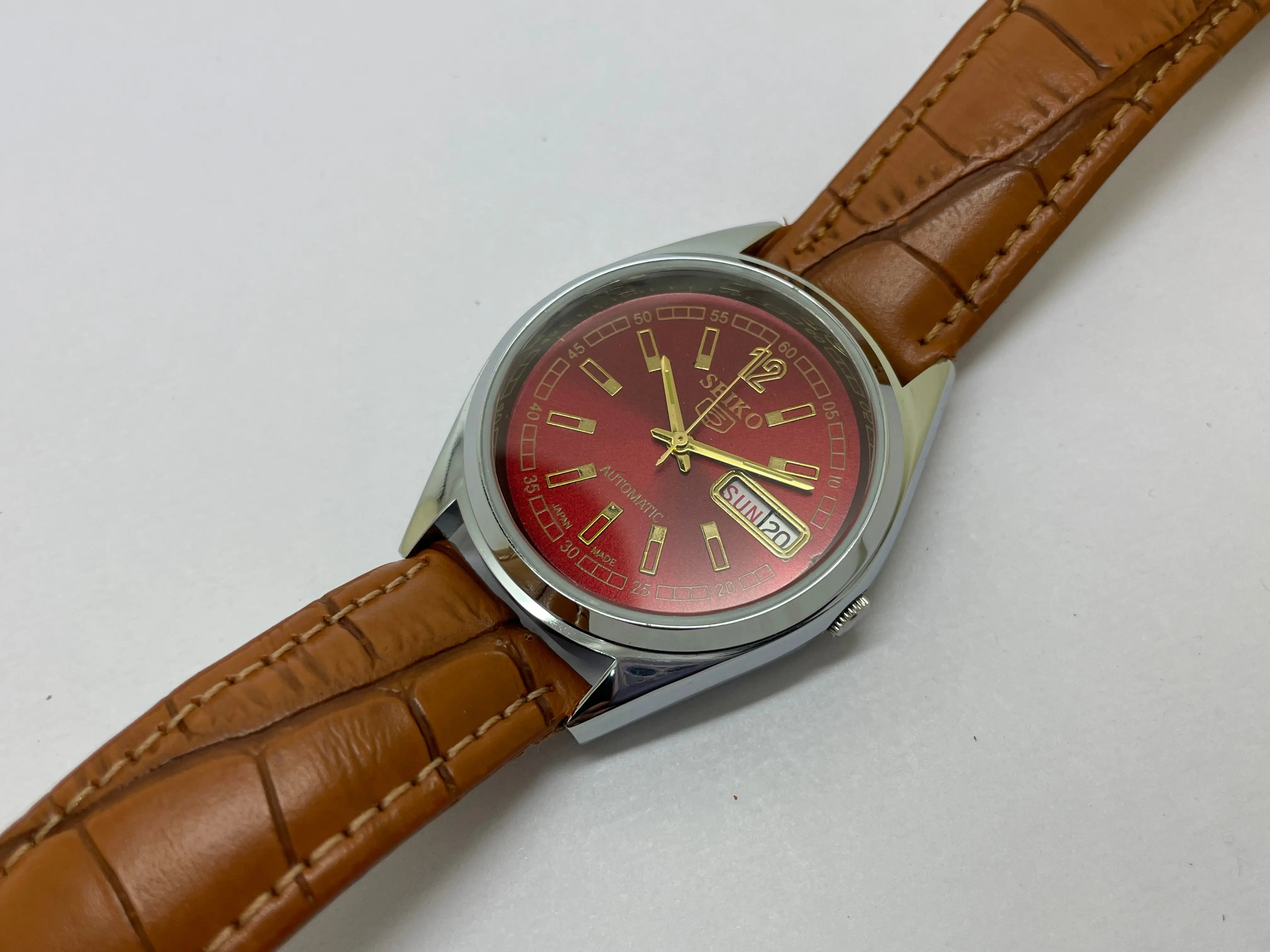 VINTAGE REFURBISHED SEIKO 5 AUTOMATIC JAPAN MENS DAY DATE WATCH - National Watches