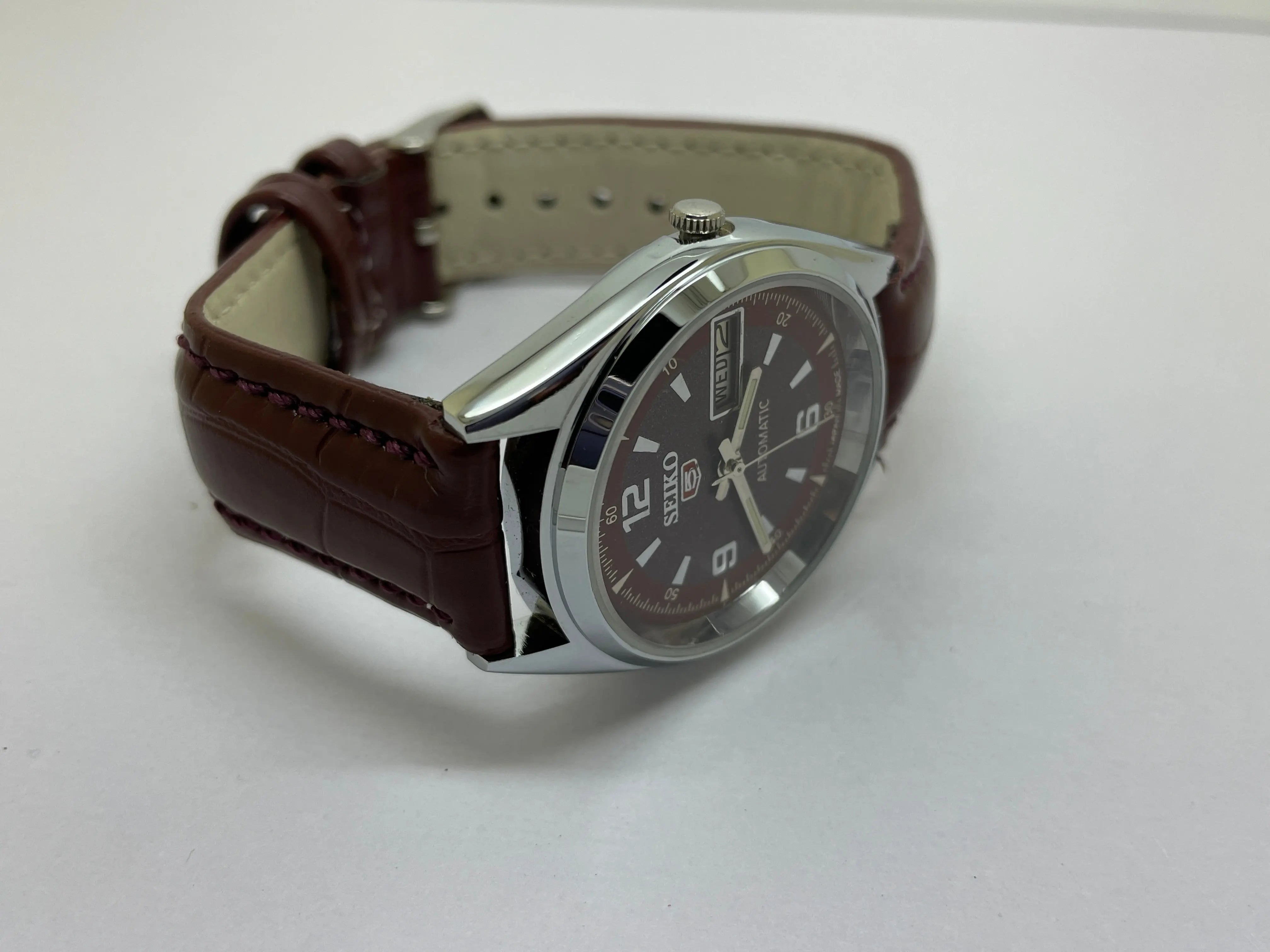 VINTAGE REFURBISHED SEIKO 5 AUTOMATIC JAPAN MENS DAY DATE WATCH - National Watches