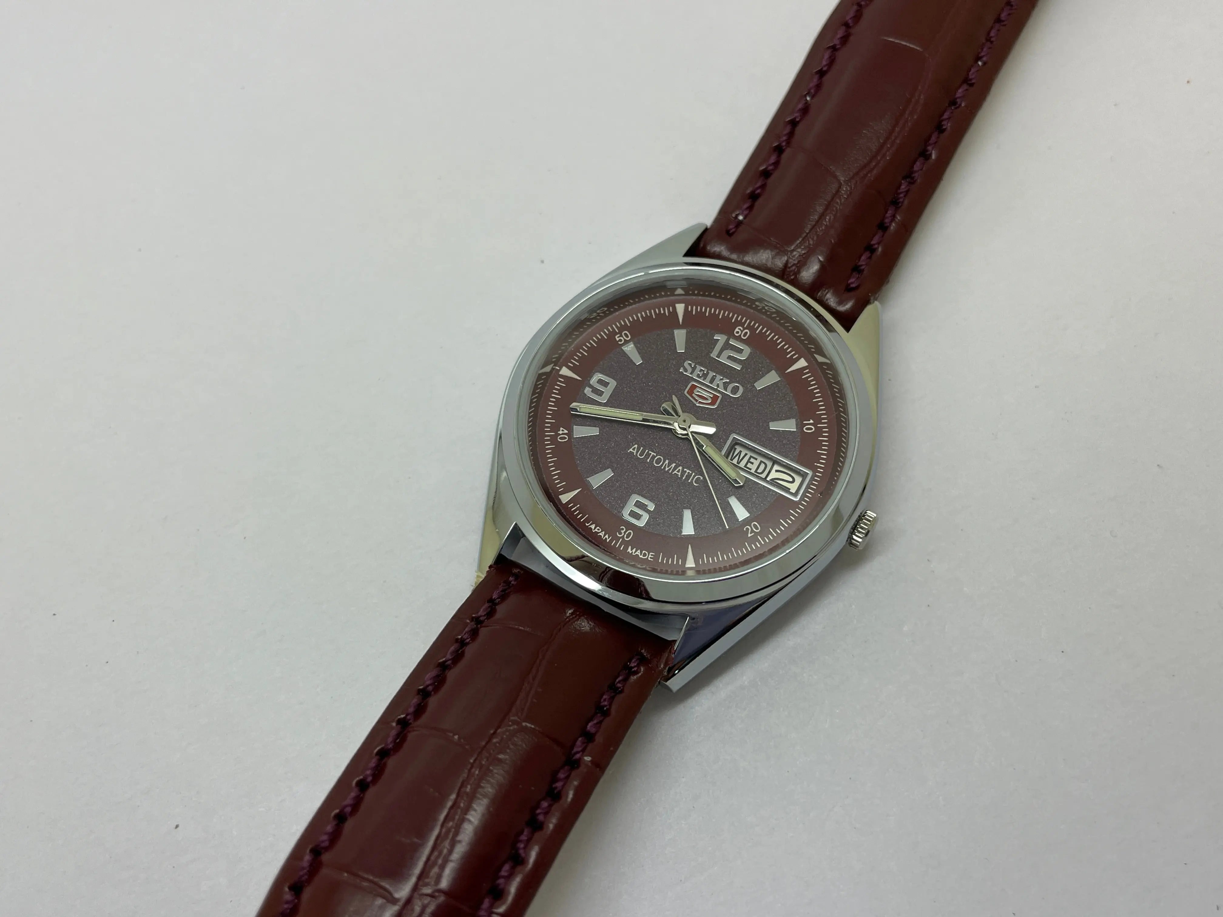 VINTAGE REFURBISHED SEIKO 5 AUTOMATIC JAPAN MENS DAY DATE WATCH - National Watches