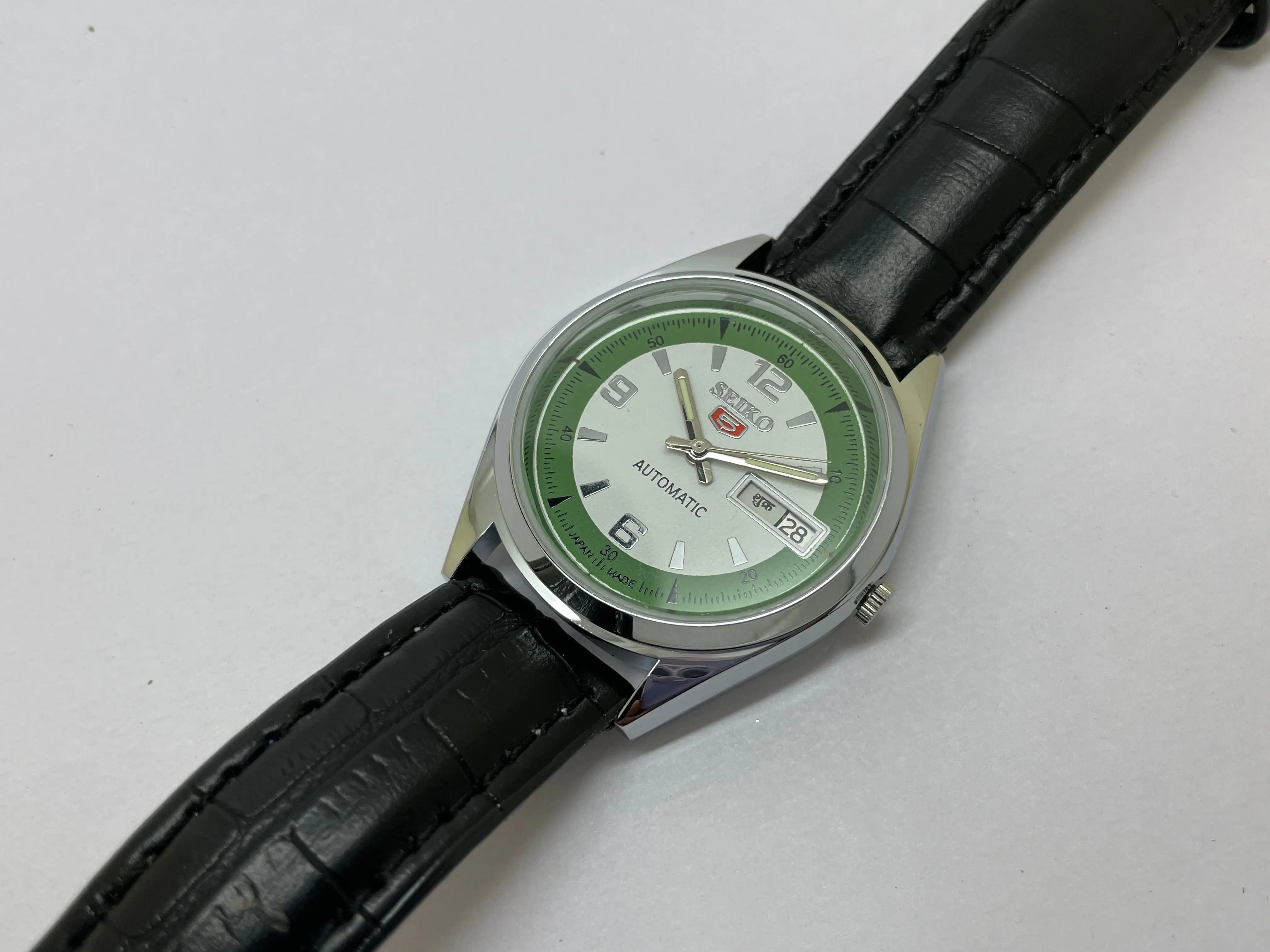 VINTAGE REFURBISHED SEIKO 5 AUTOMATIC JAPAN MENS DAY DATE WATCH - National Watches