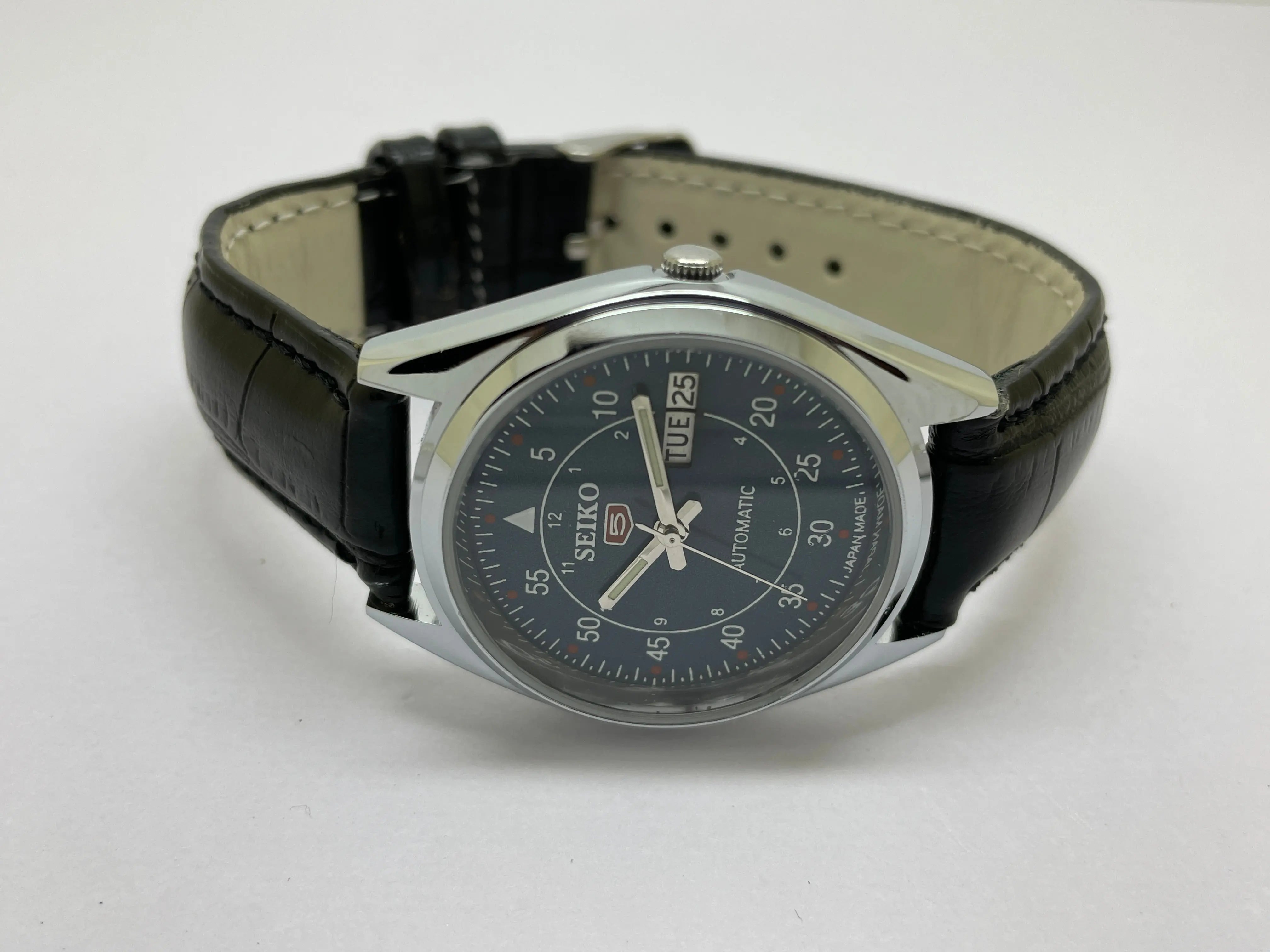 VINTAGE REFURBISHED SEIKO 5 AUTOMATIC JAPAN MENS DAY DATE WATCH - National Watches