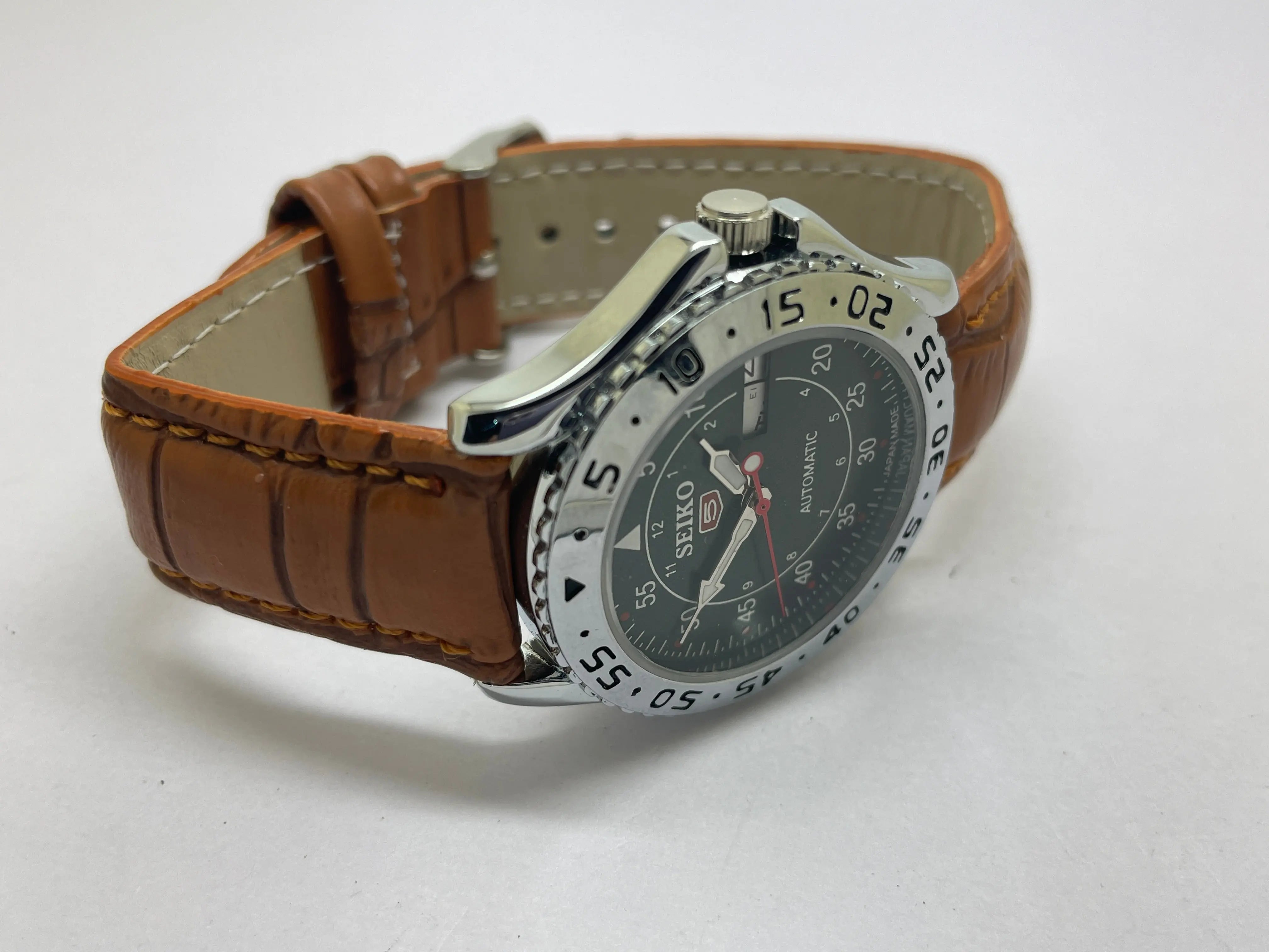 Seiko 5 Black Dial Automatic Vintage Watch sports National Watches