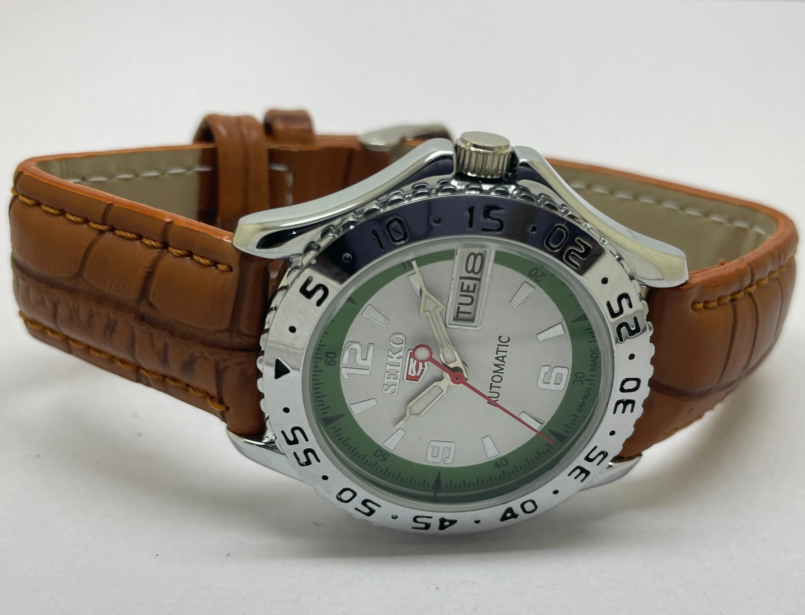 Seiko 5 Sports Automatic Refurbished Watch Vintage Style Reliable Japanese Movement - National Watches