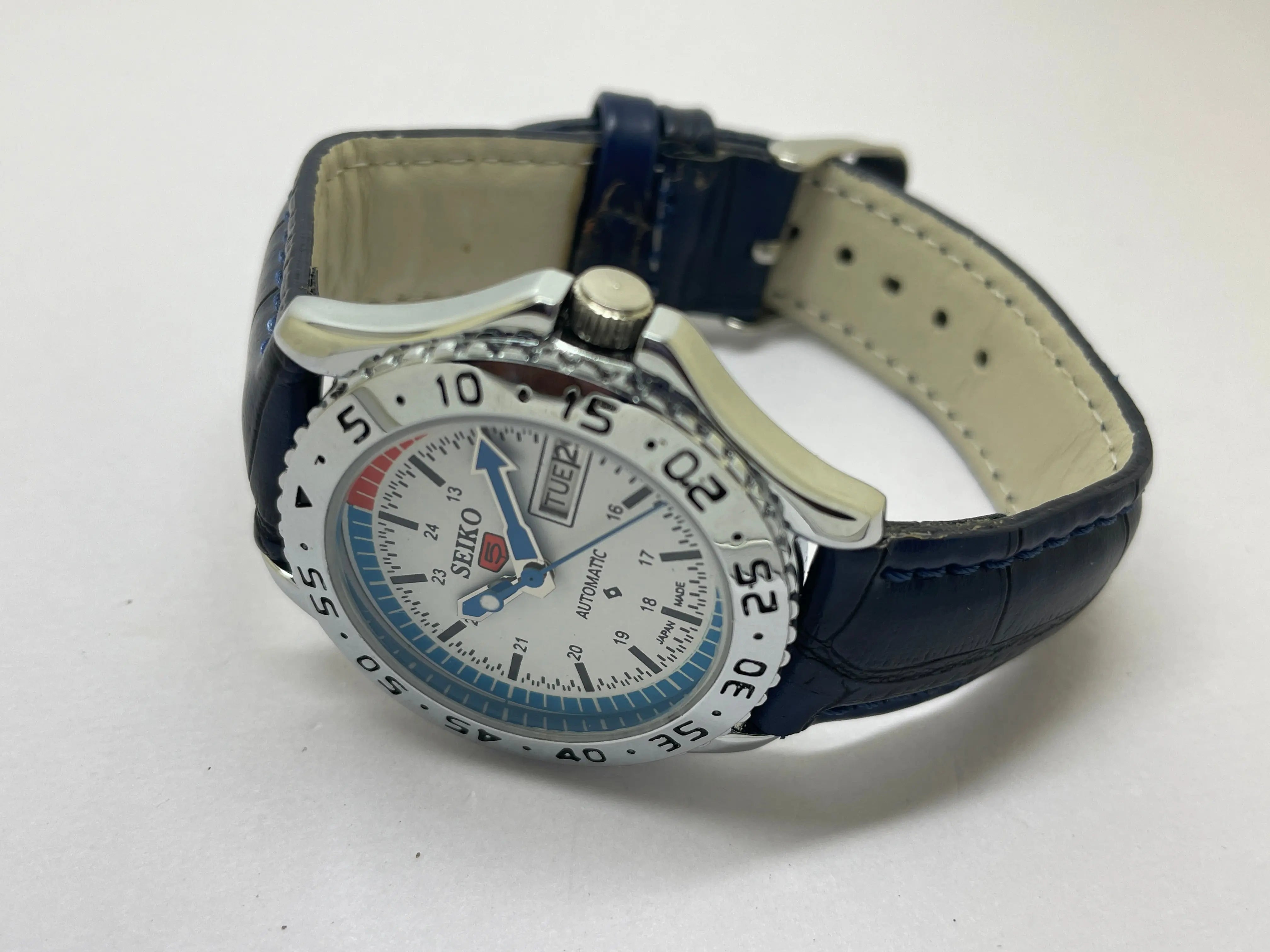 Seiko 5 Sports Automatic Refurbished Watch Vintage Style Reliable Japanese Movement - National Watches