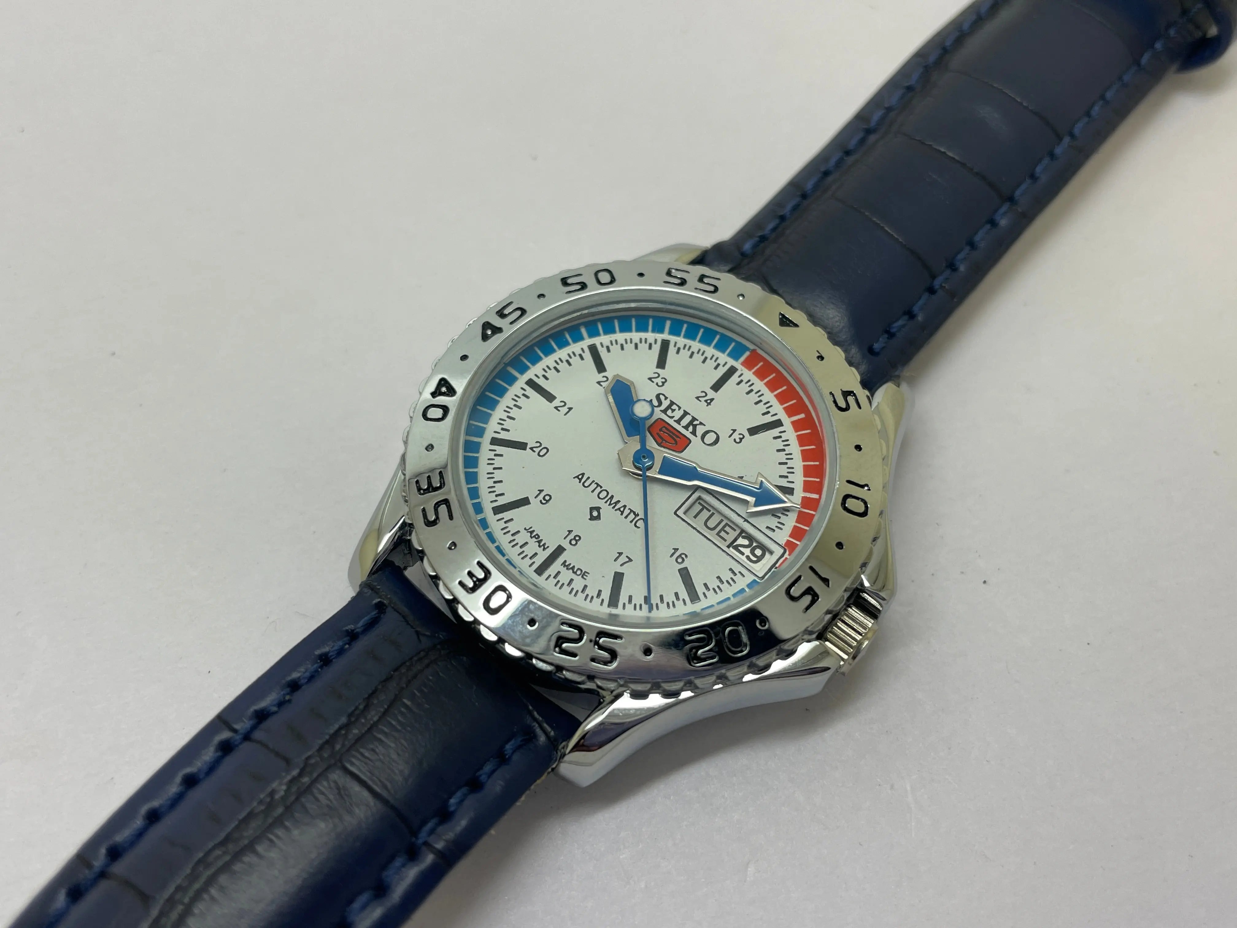 Seiko 5 Black Dial Automatic Vintage Watch sports National Watches