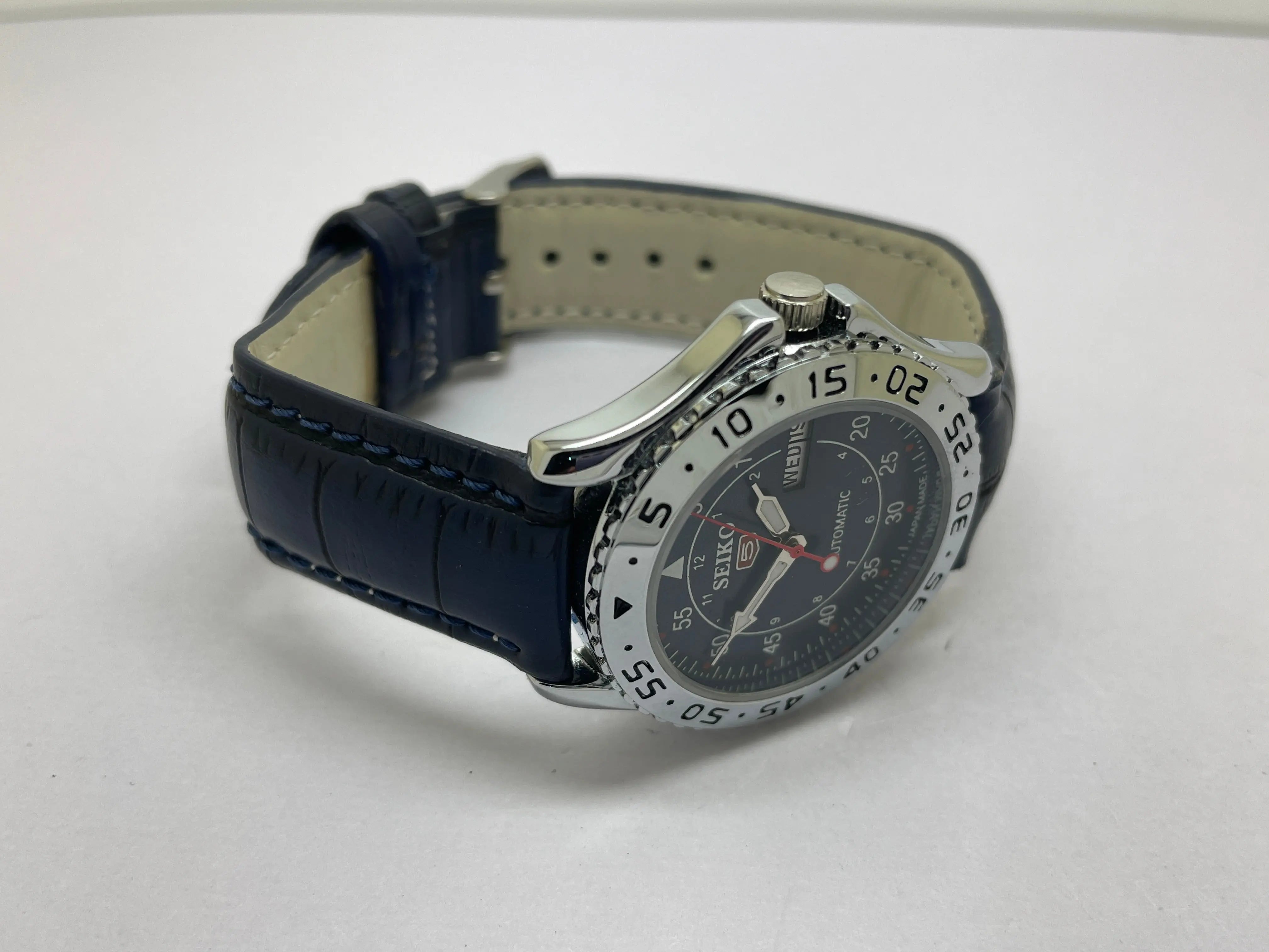Seiko 5 Black Dial Automatic Vintage Watch sports National Watches