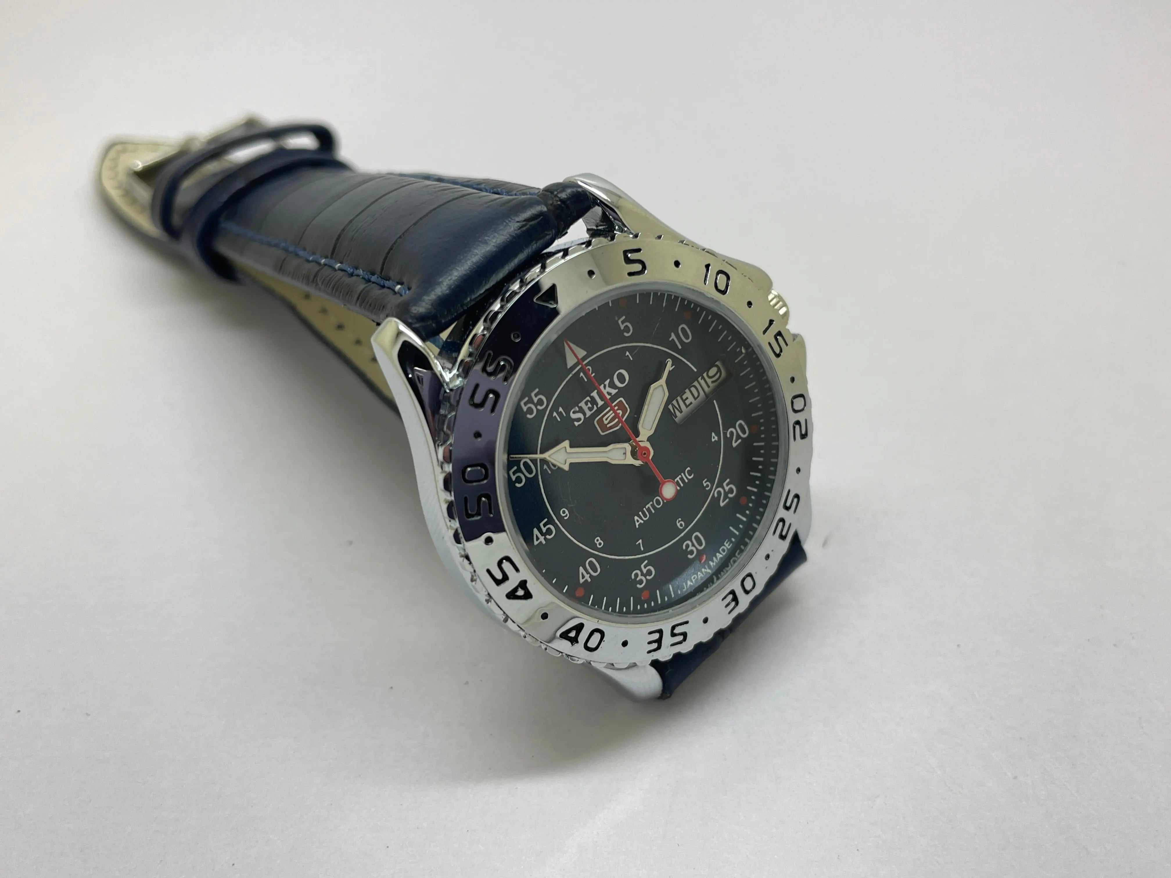 Seiko 5 Black Dial Automatic Vintage Watch sports National Watches