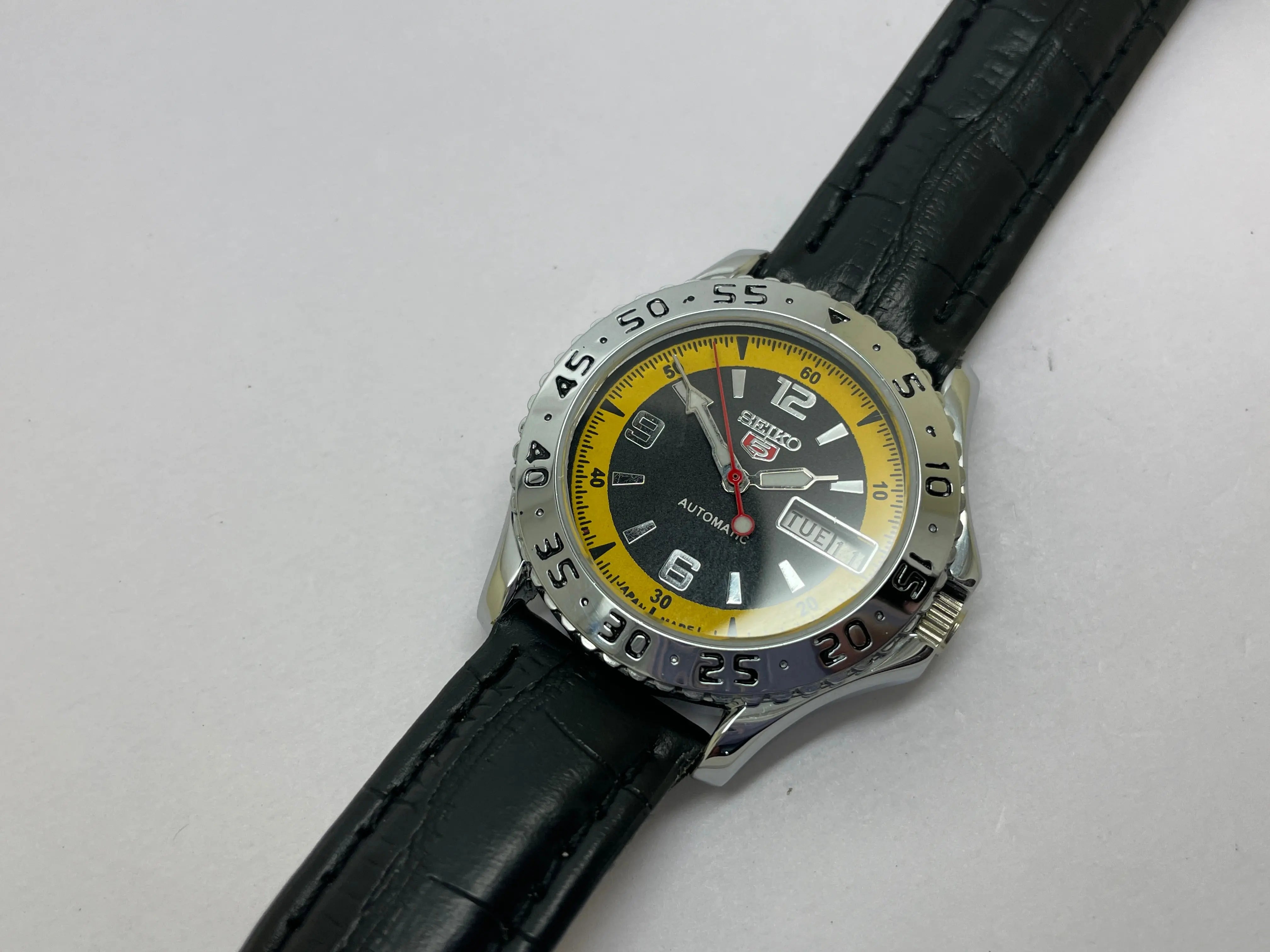 Seiko 5 Black Dial Automatic Vintage Watch sports National Watches