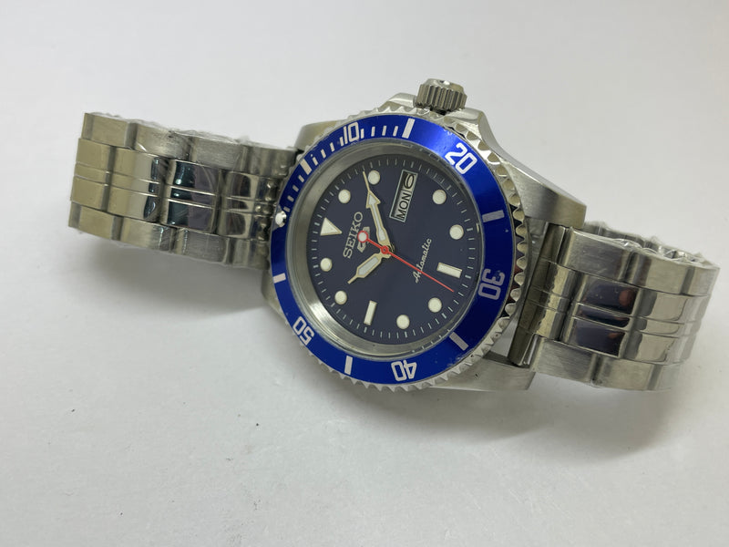 Seiko 5 Black Dial Automatic Vintage Watch sports