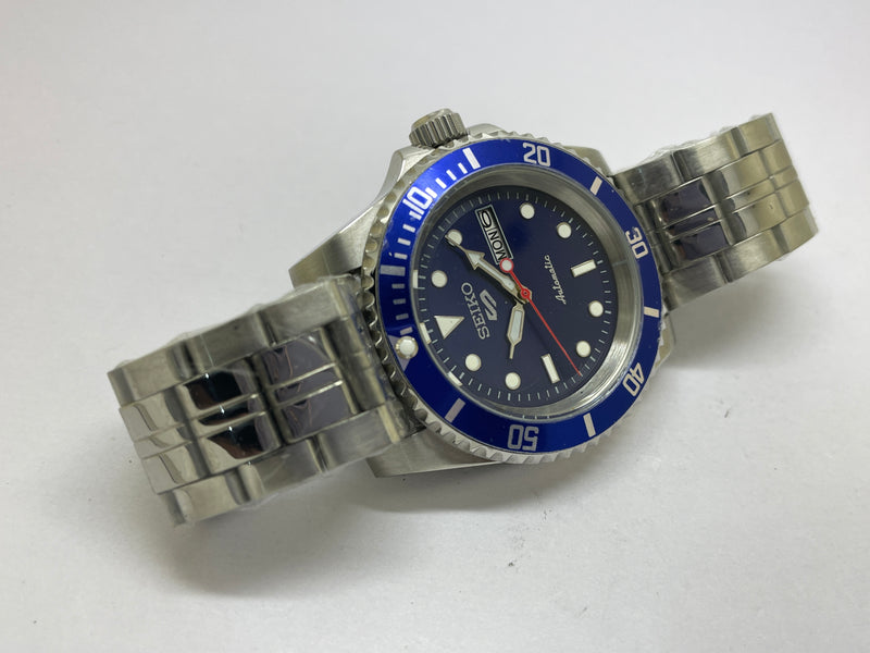 Seiko 5 Black Dial Automatic Vintage Watch sports